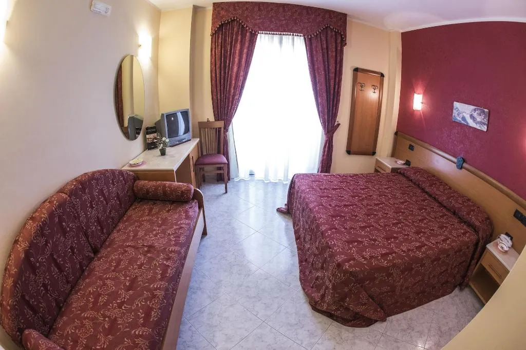 Room, Hotel Miramare, Naples