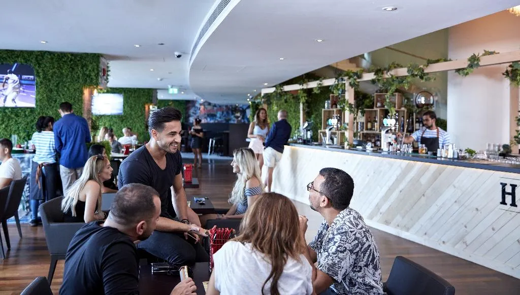 Bar, Media One, Dubai