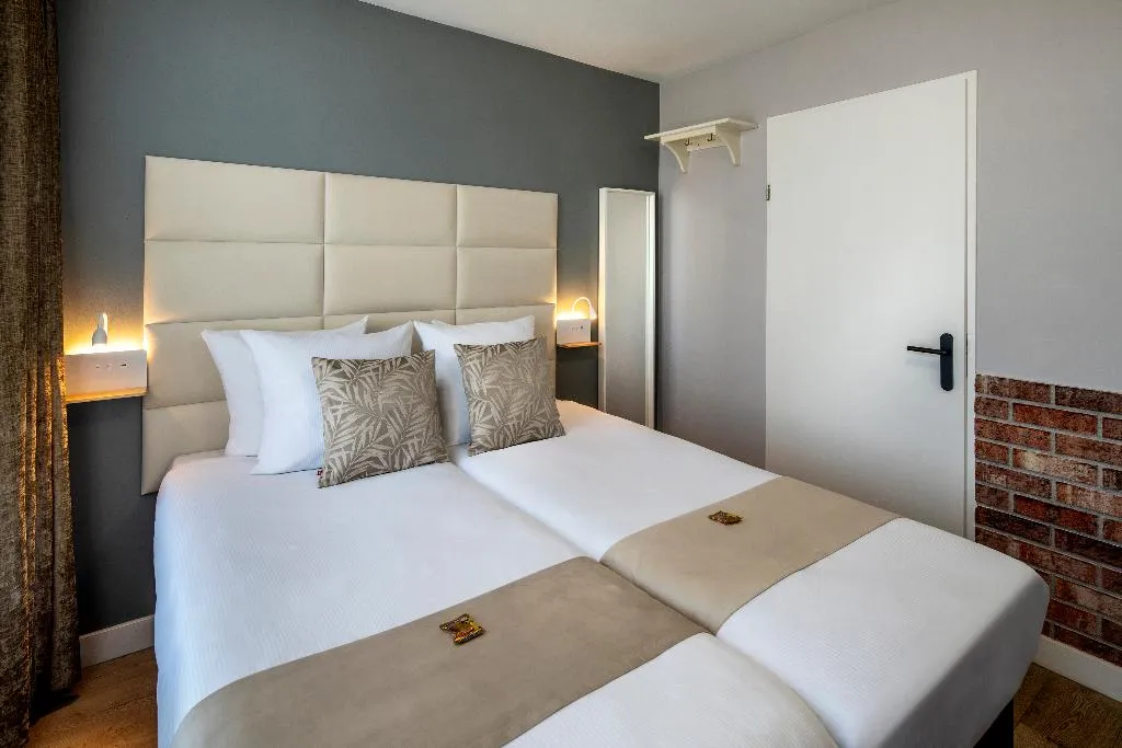 Double or Twin STANDARD Room, Hotel Jupiter, Amsterdam