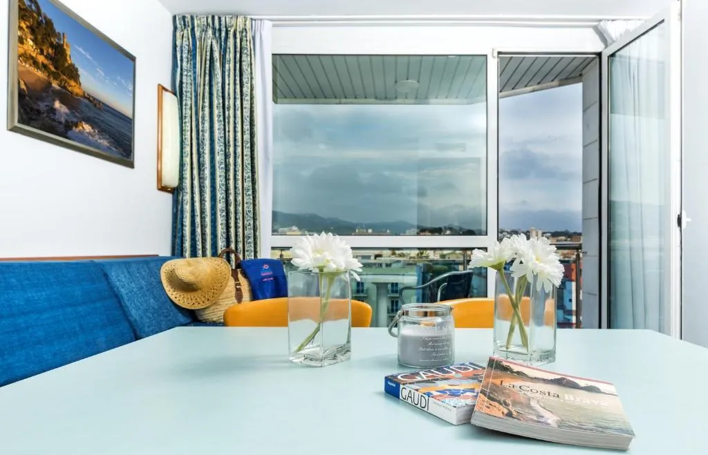 APARTMENT CAPACITY 4 ONE BEDROOM Room, Apartaments Blau, Costa Brava