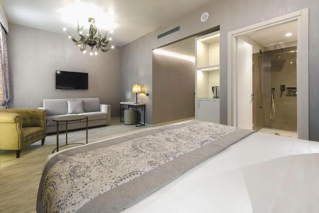 JUNIOR SUITE CAPACITY 4 Room, Hotel Aquarius Venice, Venice
