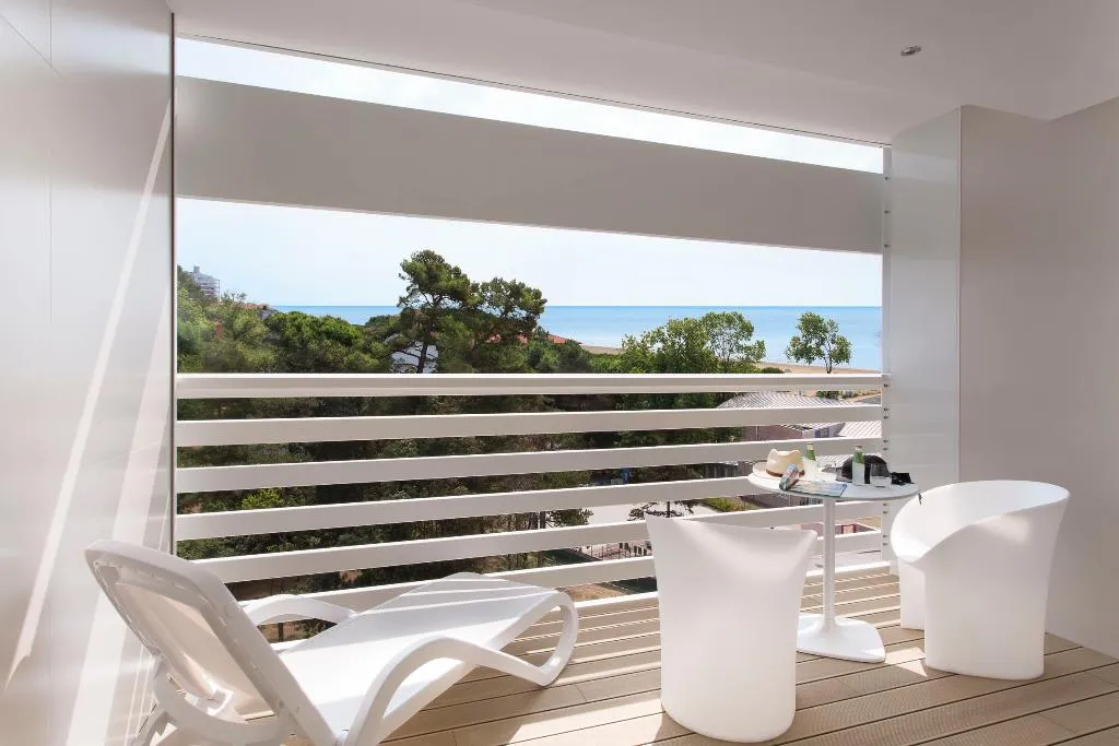 DOUBLE SUPERIOR SIDE SEA VIEW Room, Almar Jesolo Resort & Spa, Venice