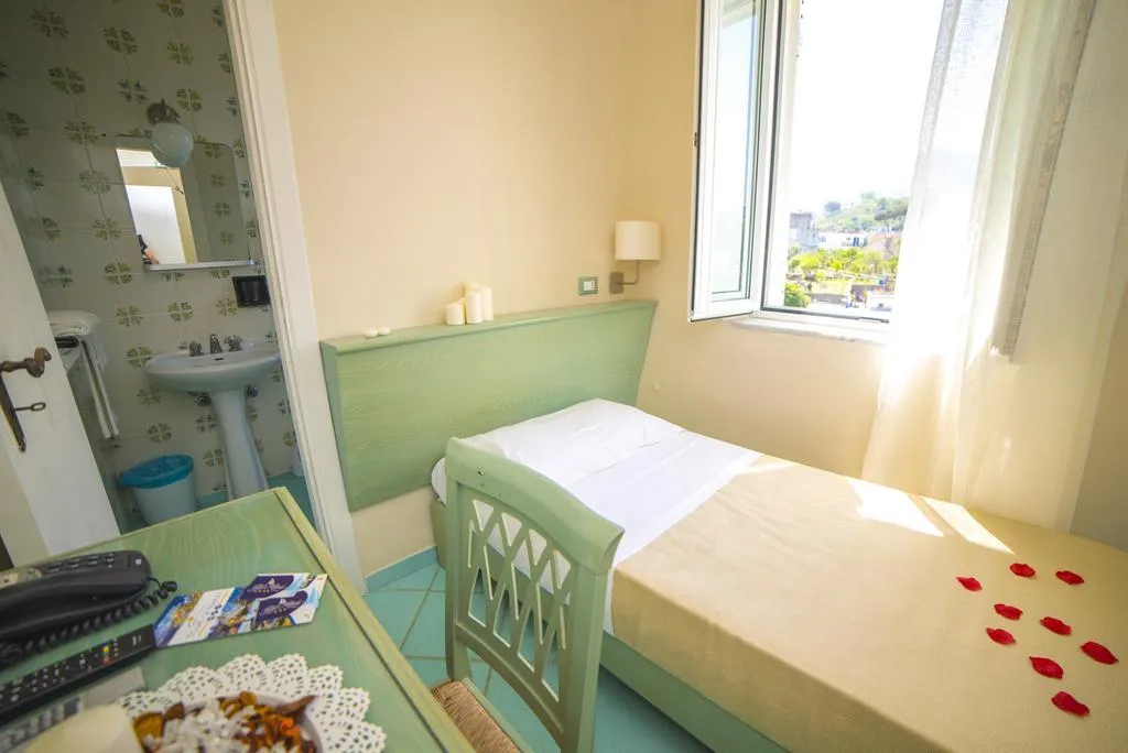TRIPLE STANDARD Room, Atlantic Palace, Naples