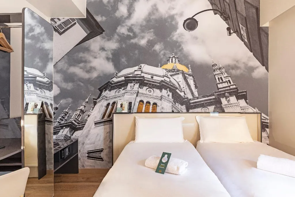 TWIN STANDARD Room, B&B Hotel Como City Center, Milan