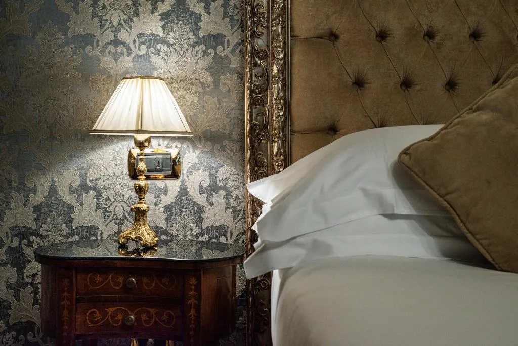DOUBLE SUPERIOR Room, Palazzo Paruta, Venice