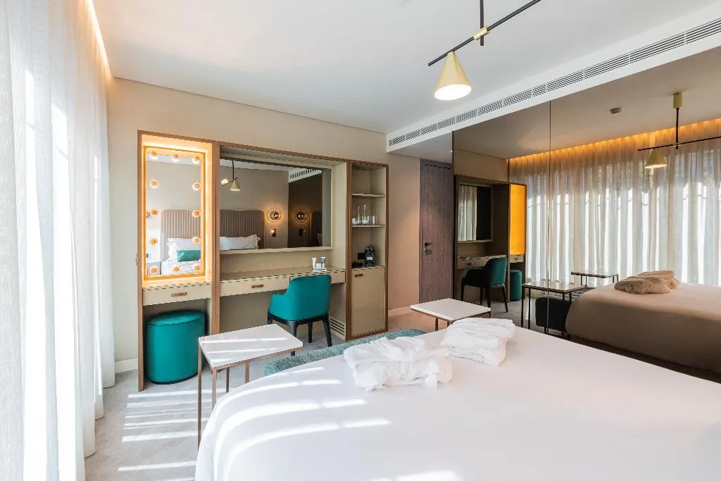 DOUBLE POOL VIEW Room, Luster Hotel, Lisbon