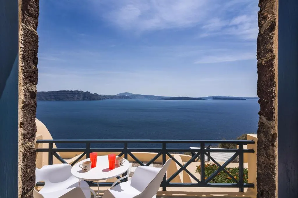 Room, Horizon Aeifos Suites, Santorini