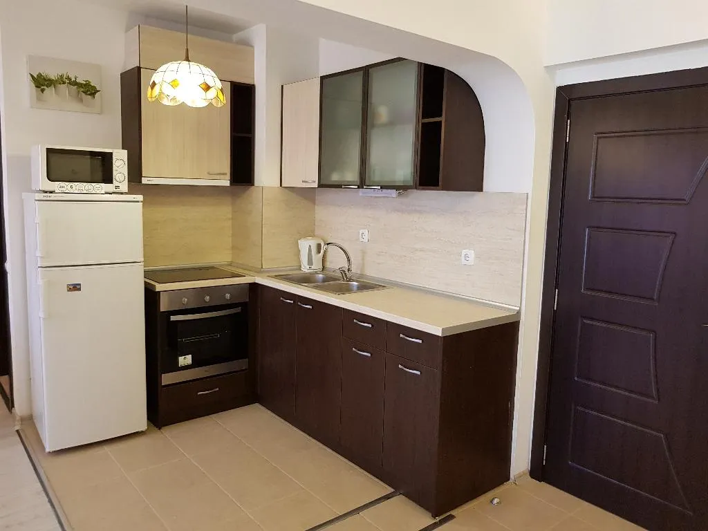 APARTMENT THREE BEDROOMS Room, Vintegra, Bourgas