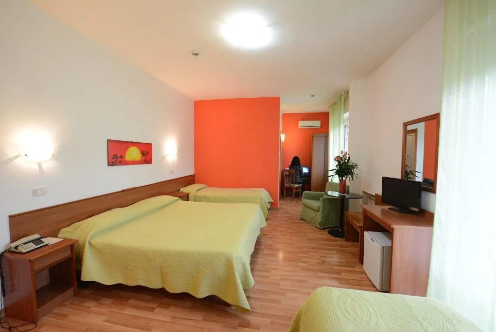 Room, Astor, Perugia