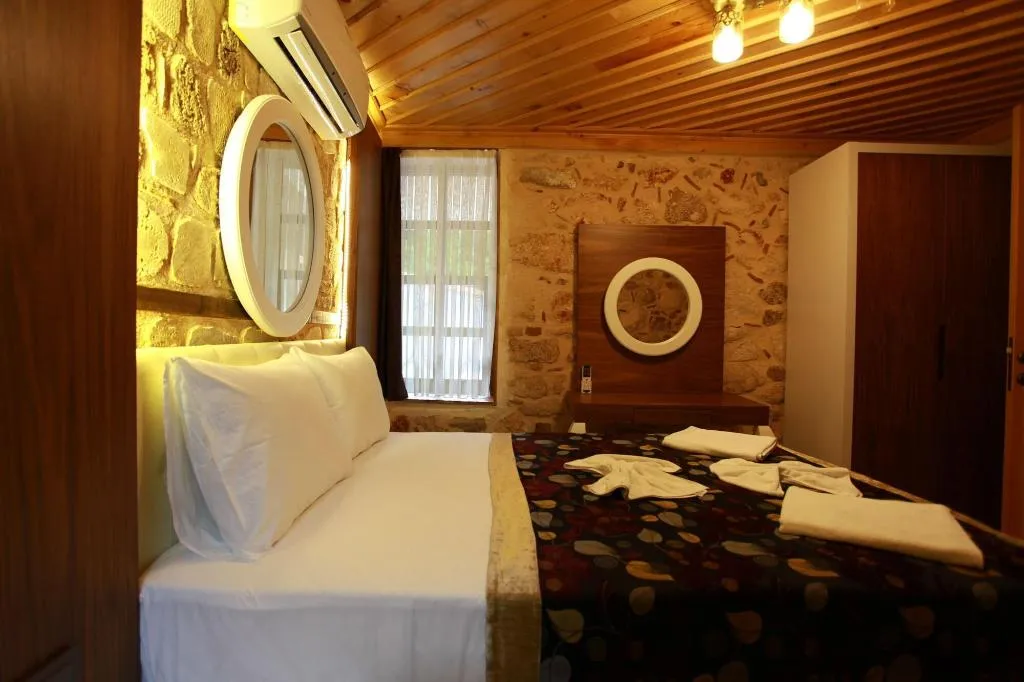 Room, Bacchus Pension, Antalya