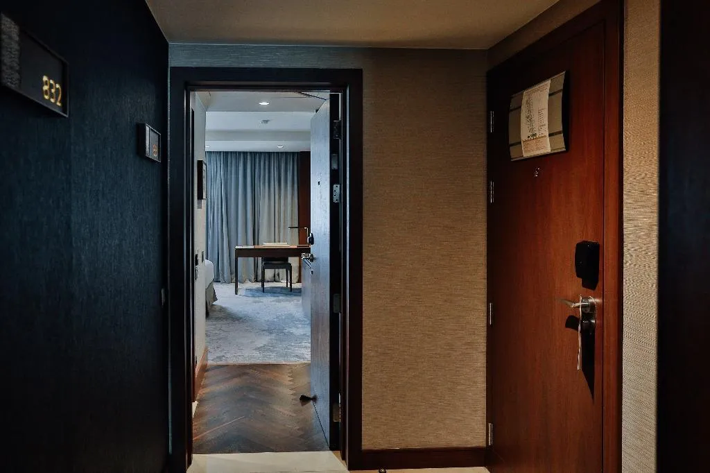 QUADRUPLE PREMIUM QUEEN BED Room, InterContinental Lisbon, Lisbon