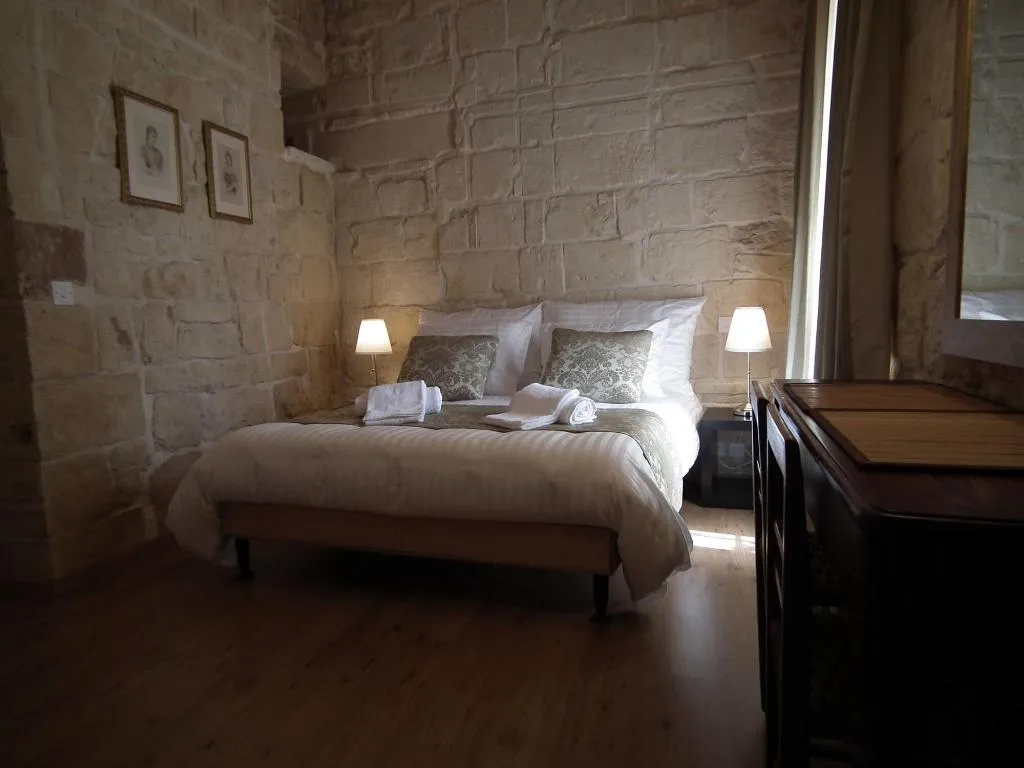 Room, Loggia Mariposa, Malta