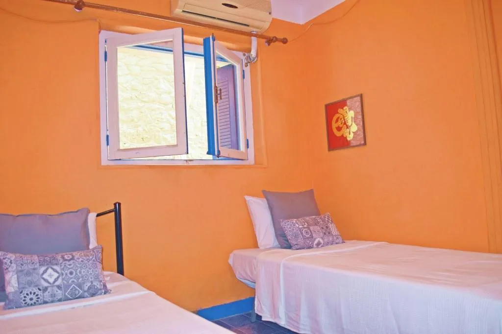 Room, Dioskouros, Athens