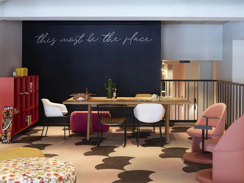 Bar, Moxy Athens City, Athens