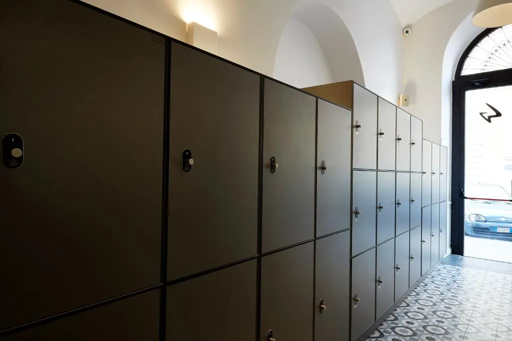 Lobby, Generator Rome, Naples