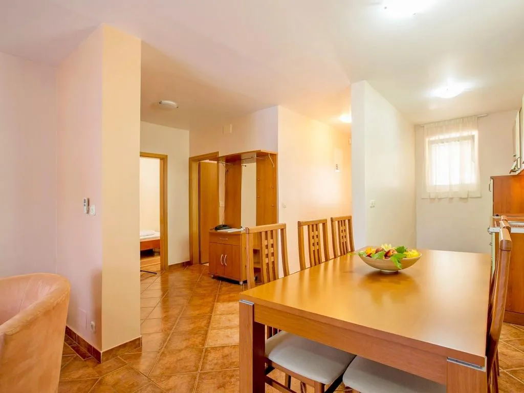 APARTMENT CAPACITY 6 Room, Matilde Beach Resort, Split