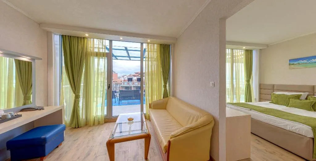 JUNIOR SUITE STANDARD Room, Hotel Marina Palace Affiliated by Melia, Bourgas