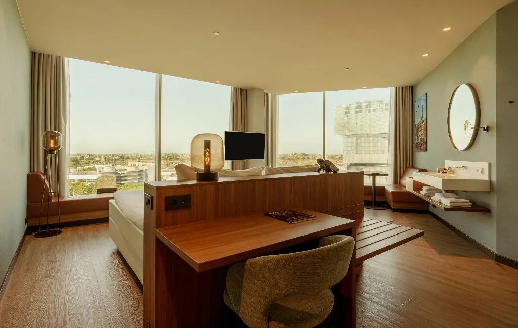 DOUBLE SUPERIOR Room, Van der Valk Hotel Amsterdam Zuidas, Amsterdam