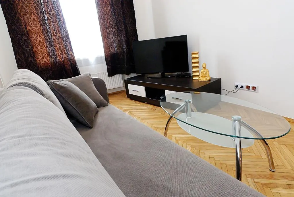 APARTMENT CAPACITY 4 ONE BEDROOM Room, P&J Tourist Apartments, Krakow