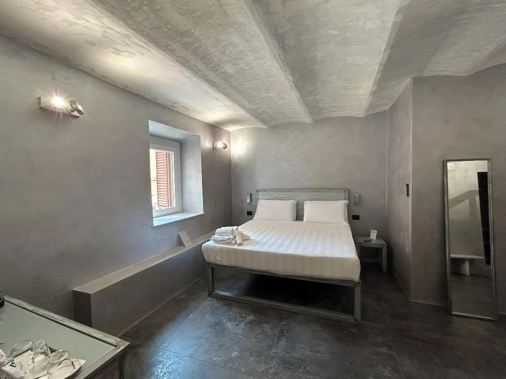Room, Mama's Home Rome, Rome