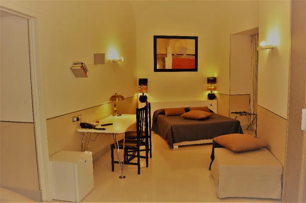 SUITE CAPACITY 2 Room, Portalba Relais, Naples