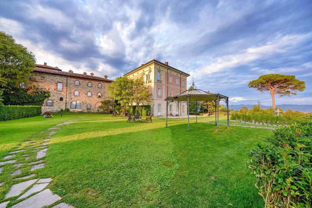 General view, Castello di Casiglio, Milan