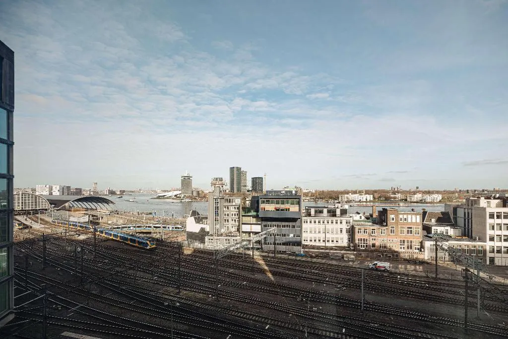TWIN WITH VIEWS Room, DoubleTree by Hilton Amsterdam Centraal Station, Amsterdam