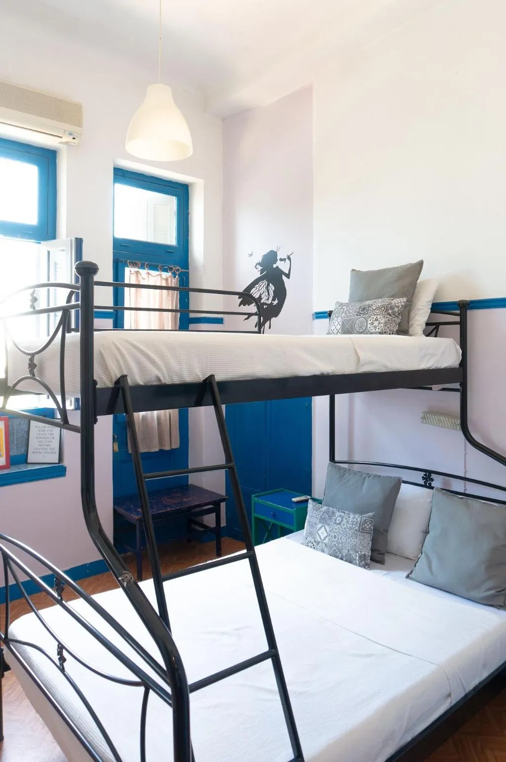 Room, Dioskouros, Athens