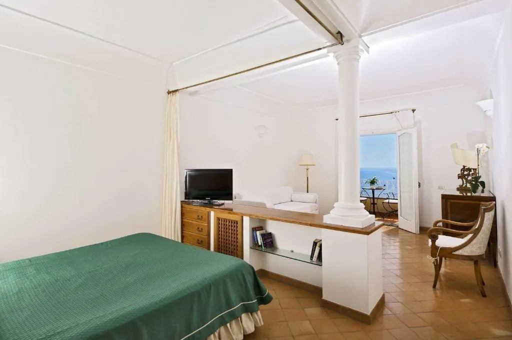 Room, Covo dei Saraceni, Naples