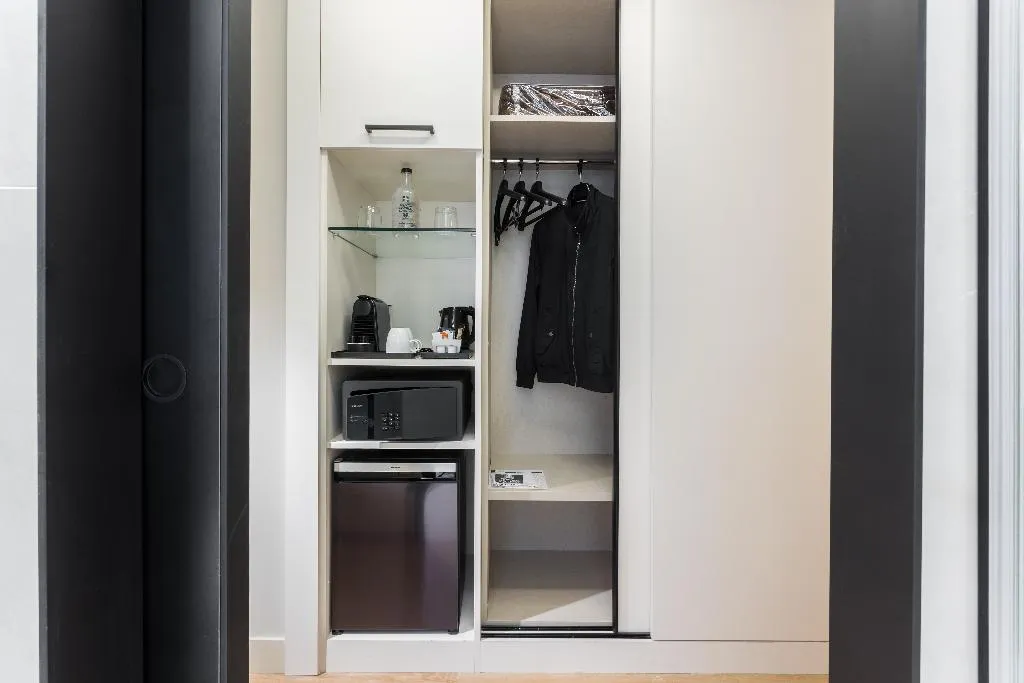DOUBLE SINGLE USE QUEEN SIZE BED Room, Royal Ramblas, Barcelona