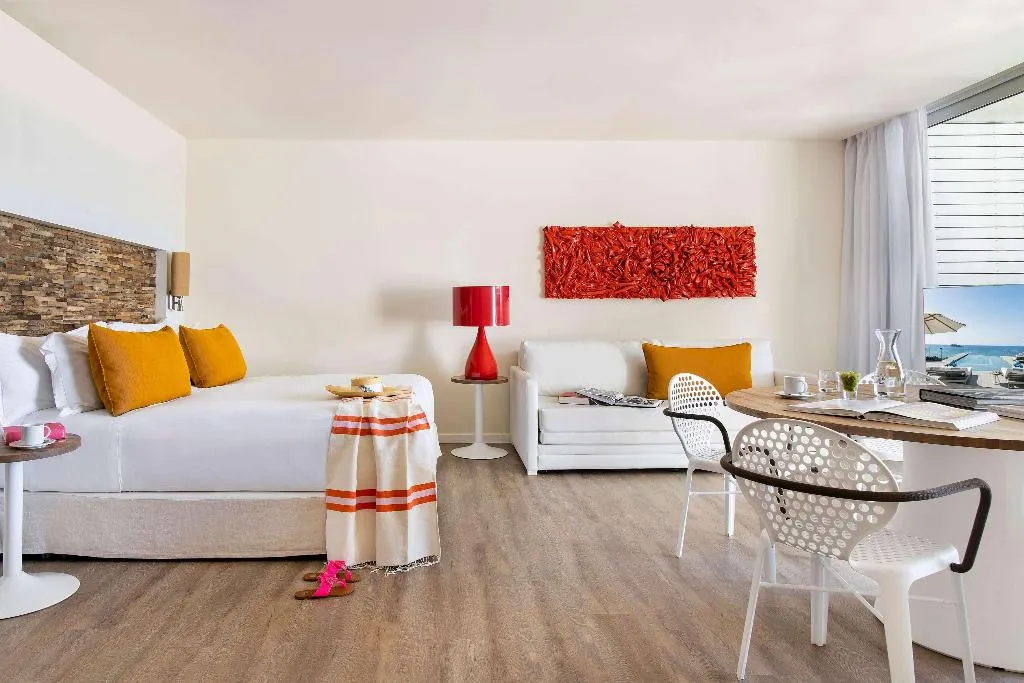 JUNIOR SUITE SEA VIEW WITH PRIVATE POOL Room, ME Ibiza, Ibiza