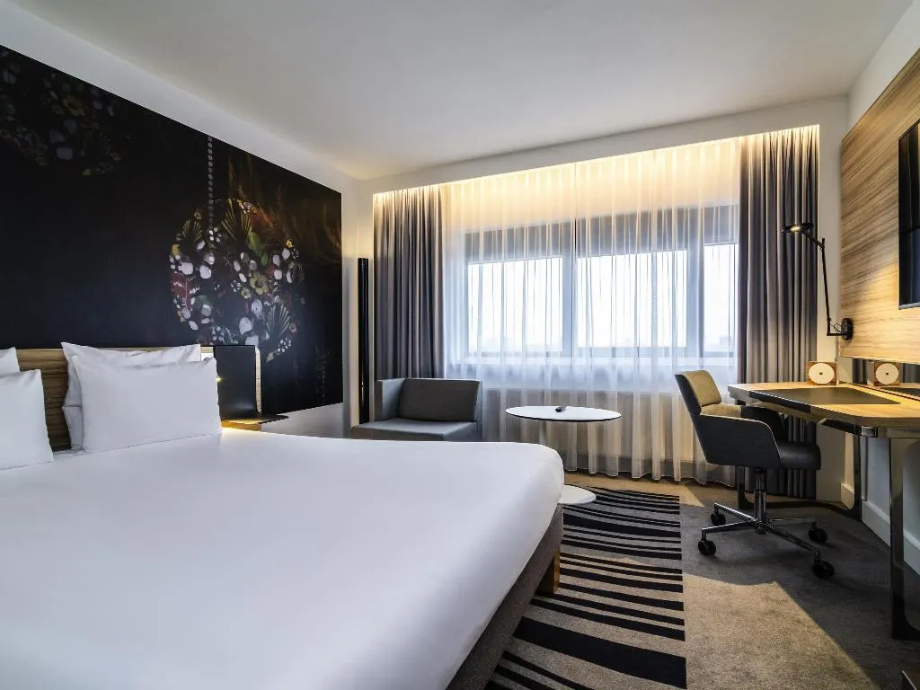 DOUBLE EXECUTIVE KING BED Room, Novotel Amsterdam City, Amsterdam