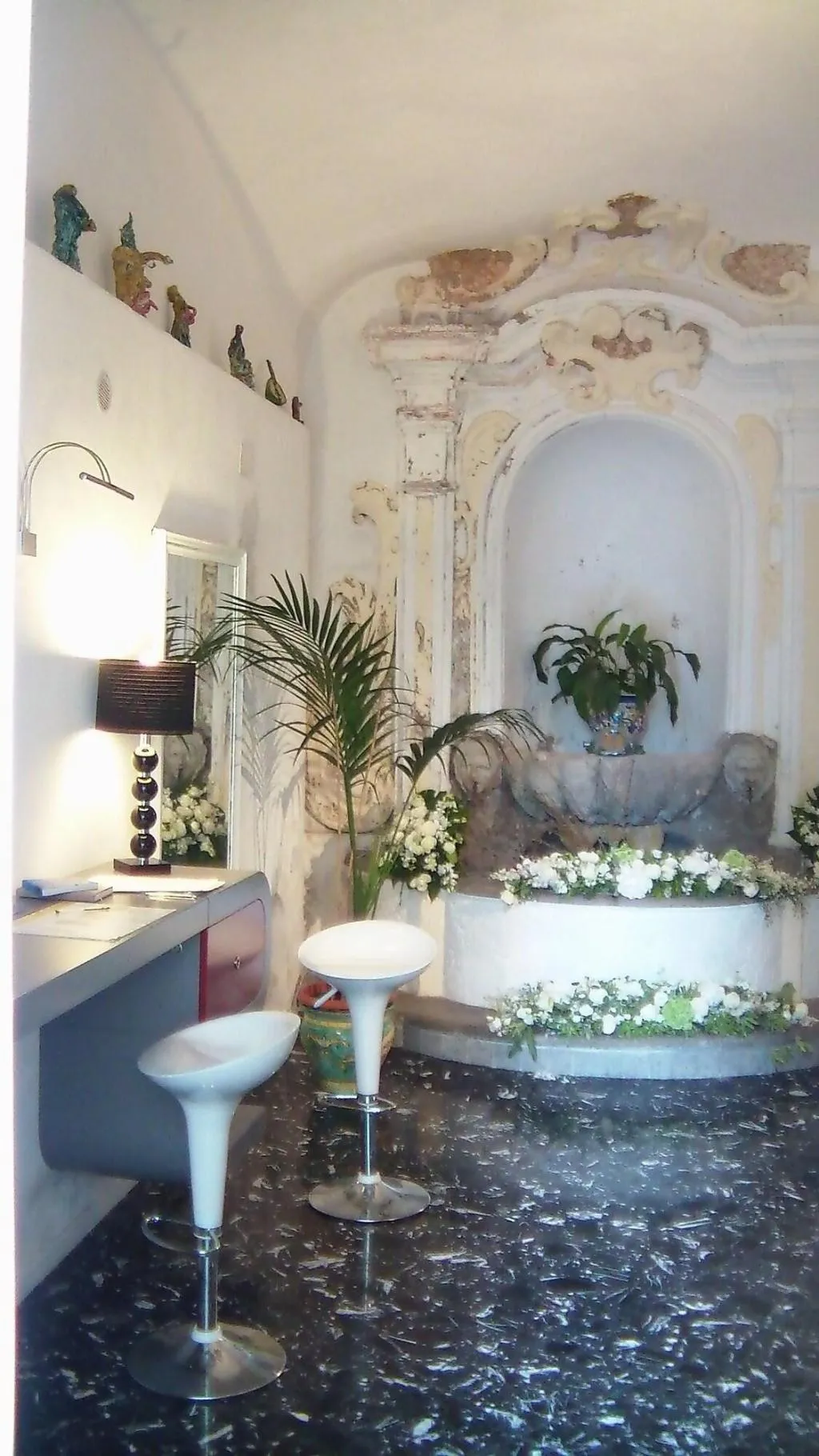 Lobby, Dimora Carlo III, Naples