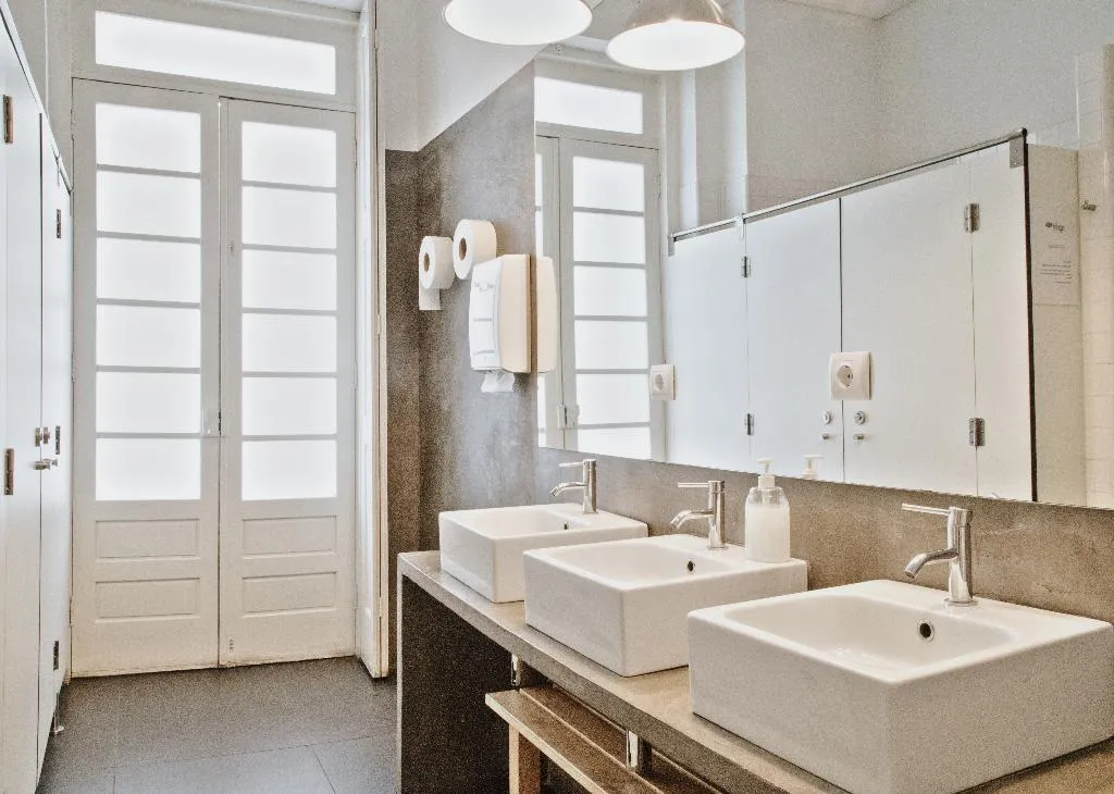 Bed in dormitory CAPACITY 8 WITH SHARED BATHROOM Room, Porto Spot Hostel, Porto