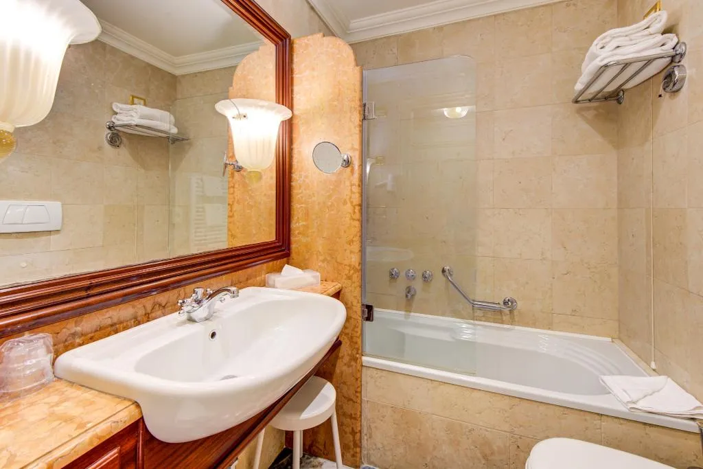 Double or Twin SUPERIOR Room, Antiche Figure, Venice
