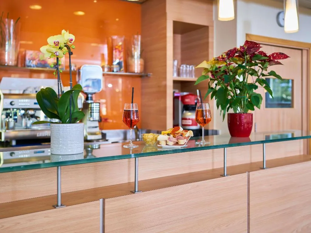 Bar, Ibis Como, Milan