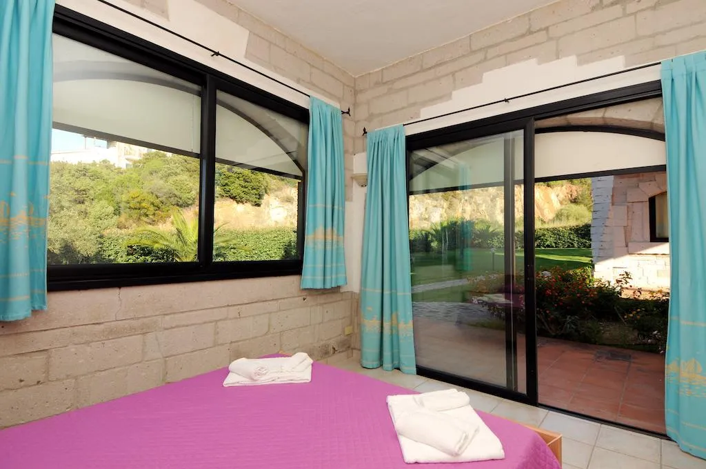 STUDIO POOL VIEW Room, Vallemare Residence E Residenza, Olbia
