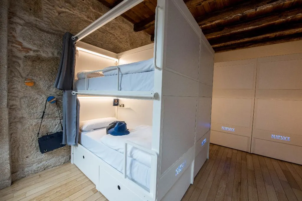 Bed in dormitory TWELVE BEDROOMS Room, Bluesock Hostels Porto, Porto
