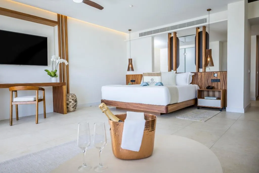 FAMILY ROOM POOL VIEW Room, Majestic Mirage Costa Mujeres - All Suite Resort, Cancun Area