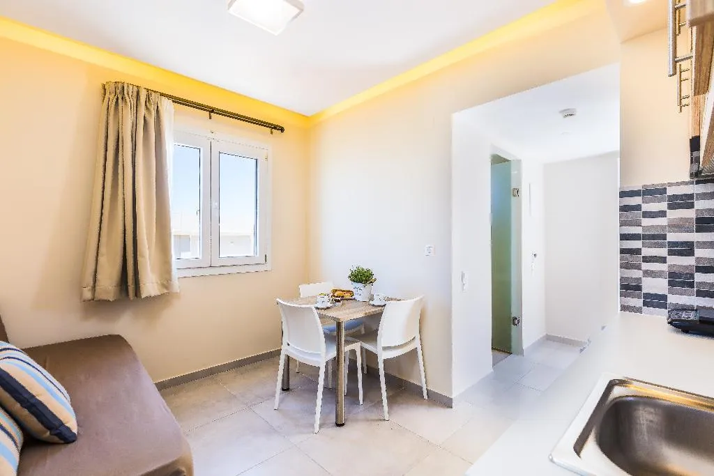 APARTMENT CAPACITY 3 Room, Theo Star Beach Hotel, Crete