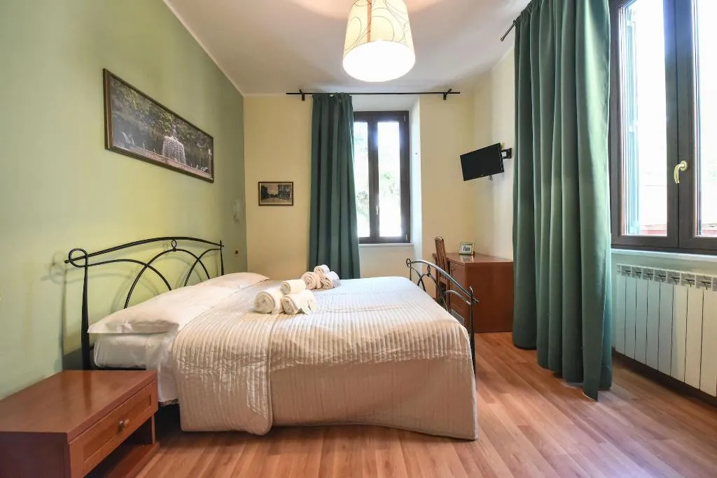 Room, Palazzo Santori, Rome