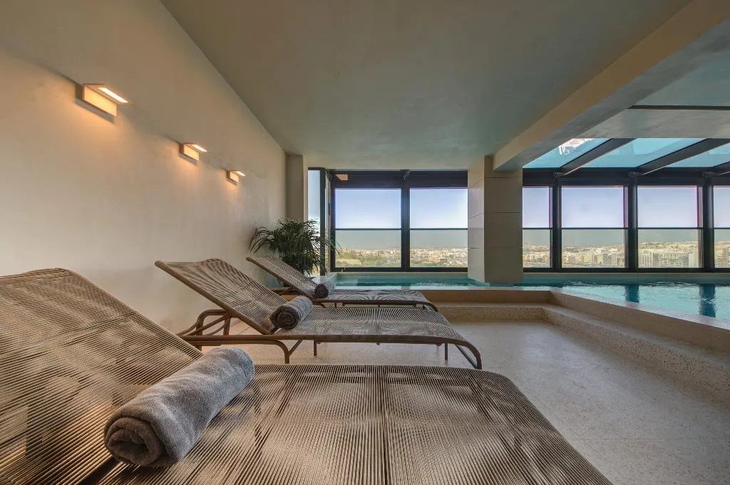 Pool, Land's End Boutique Hotel, Malta