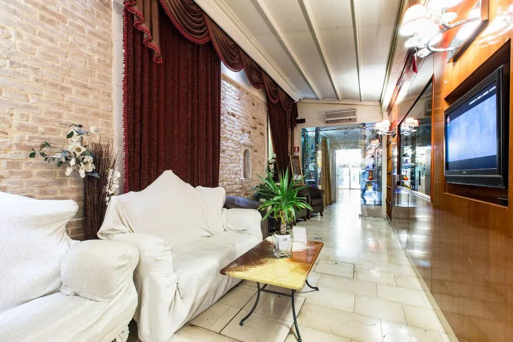 Lobby, Hotel Alcyone, Venice