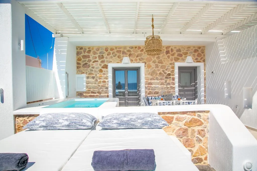 SUITE WITH JACUZZI Room, Aegean Melody Suites, Santorini