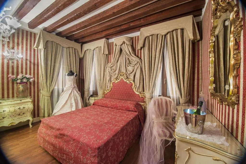 Room, Dimora Dogale, Venice