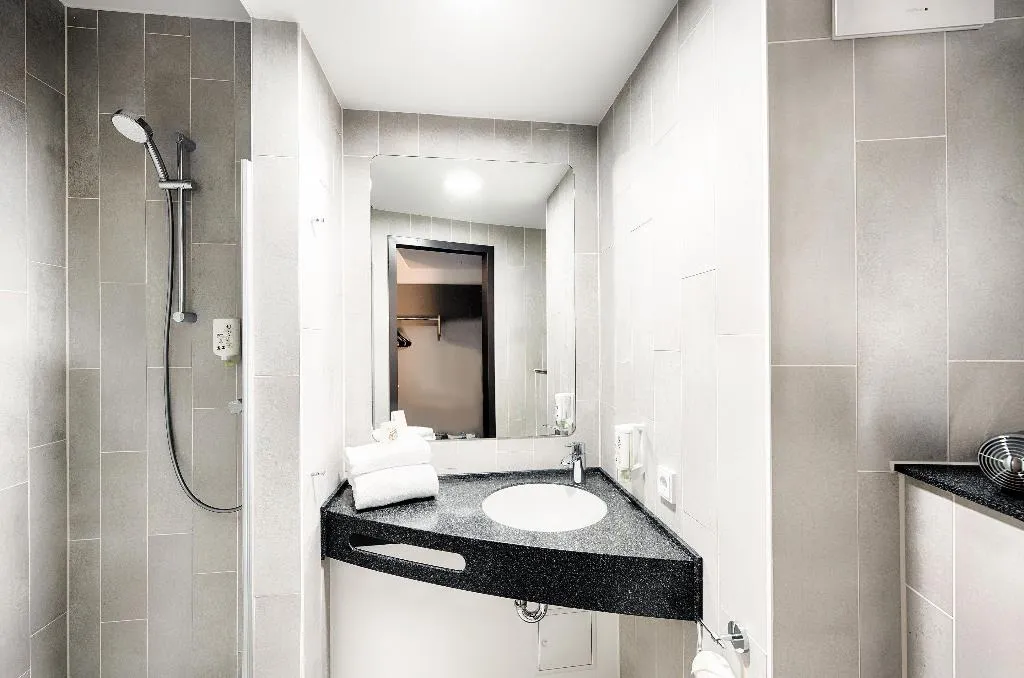 Room, B&B HOTEL Berlin City West, Berlin