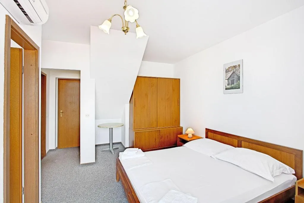 Room, Villa Supetar, Split