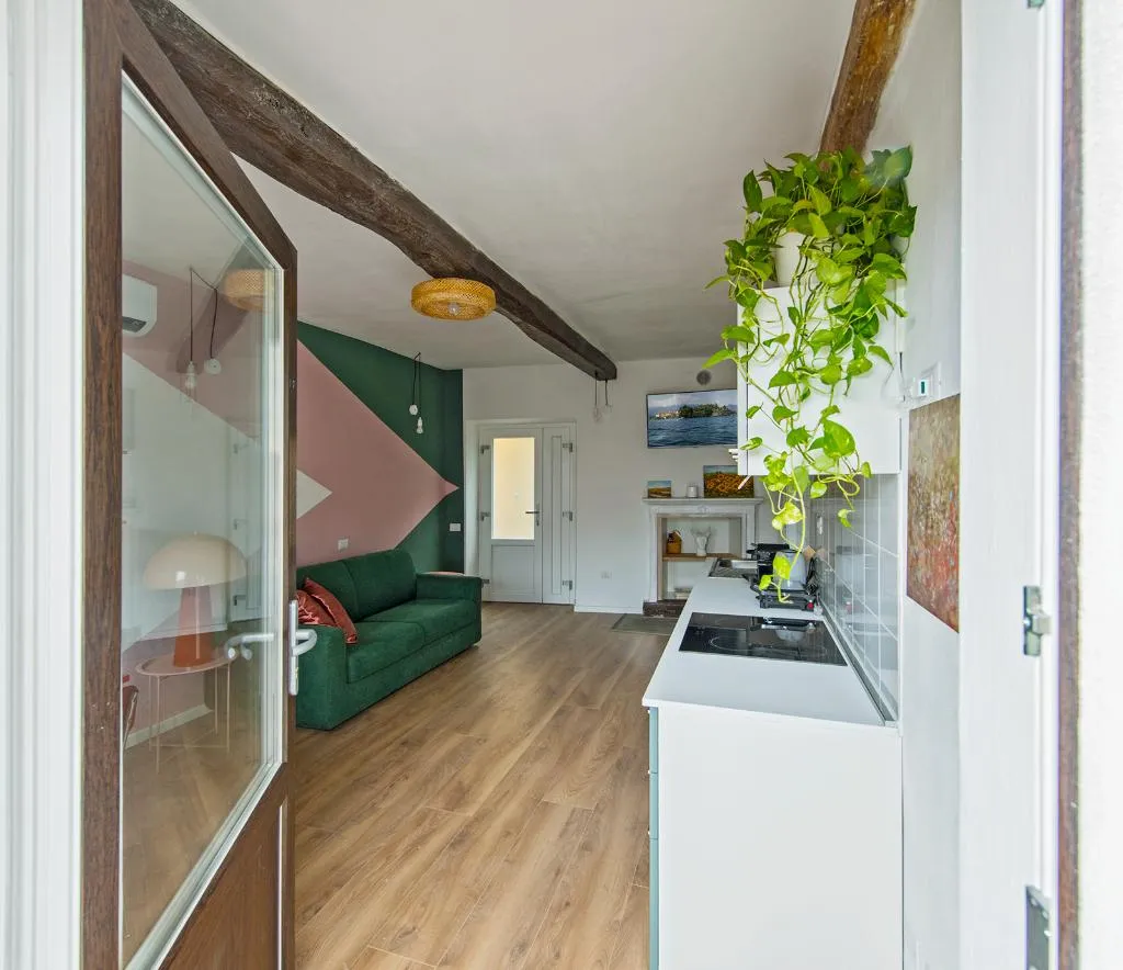 APARTMENT CAPACITY 4 ONE BEDROOM Room, Stresa Complex Levoasi, Milan