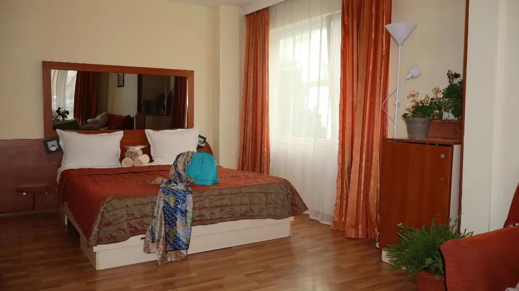 STUDIO STANDARD Room, Palitra, Varna