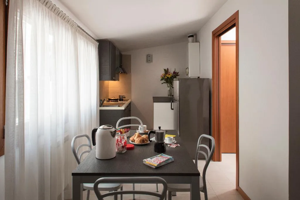 APARTMENT CAPACITY 2 ONE BEDROOM Room, Appartamenti Commercio & Pellegrino, Venice